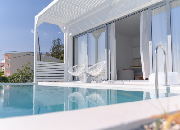 Superior Room with Private Pool  (4+1 Guests)